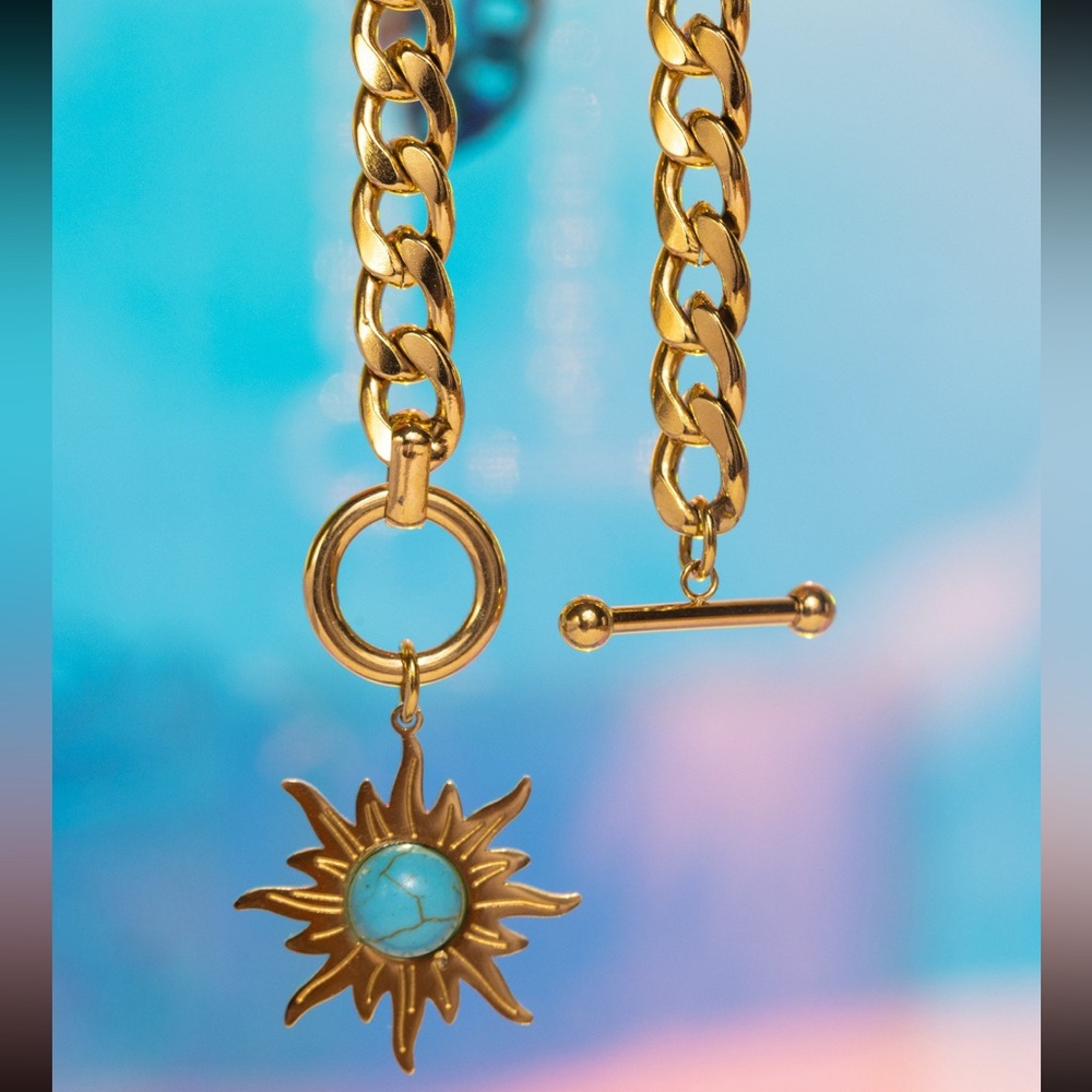 ๐ 18k Gold Sunburst Pendant Charm Necklace, Chunky Curb Chain Toggle Necklace - Picture 6 of 14